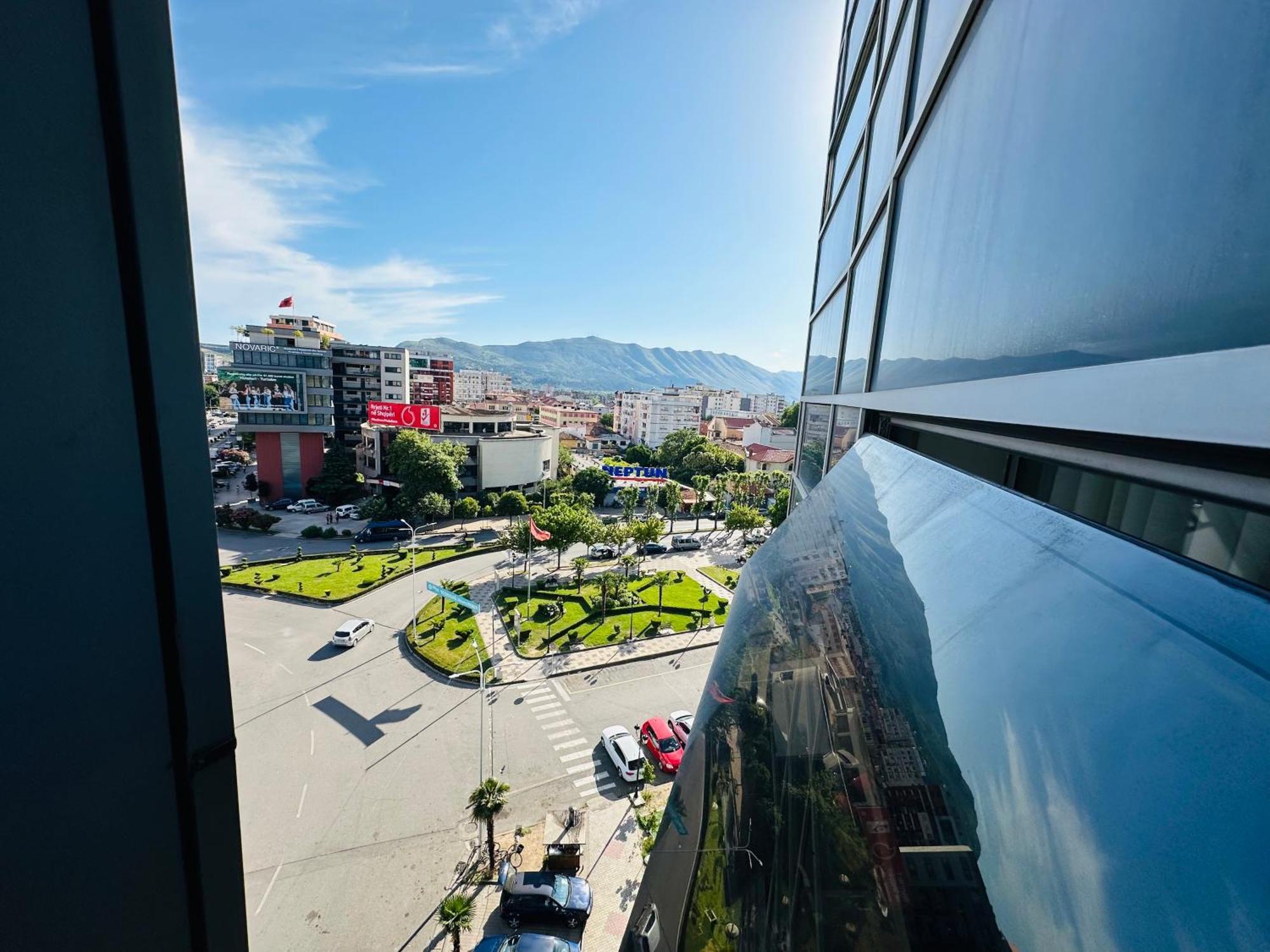 Stay-Five Rooms & Apartments Shkoder Bagian luar foto