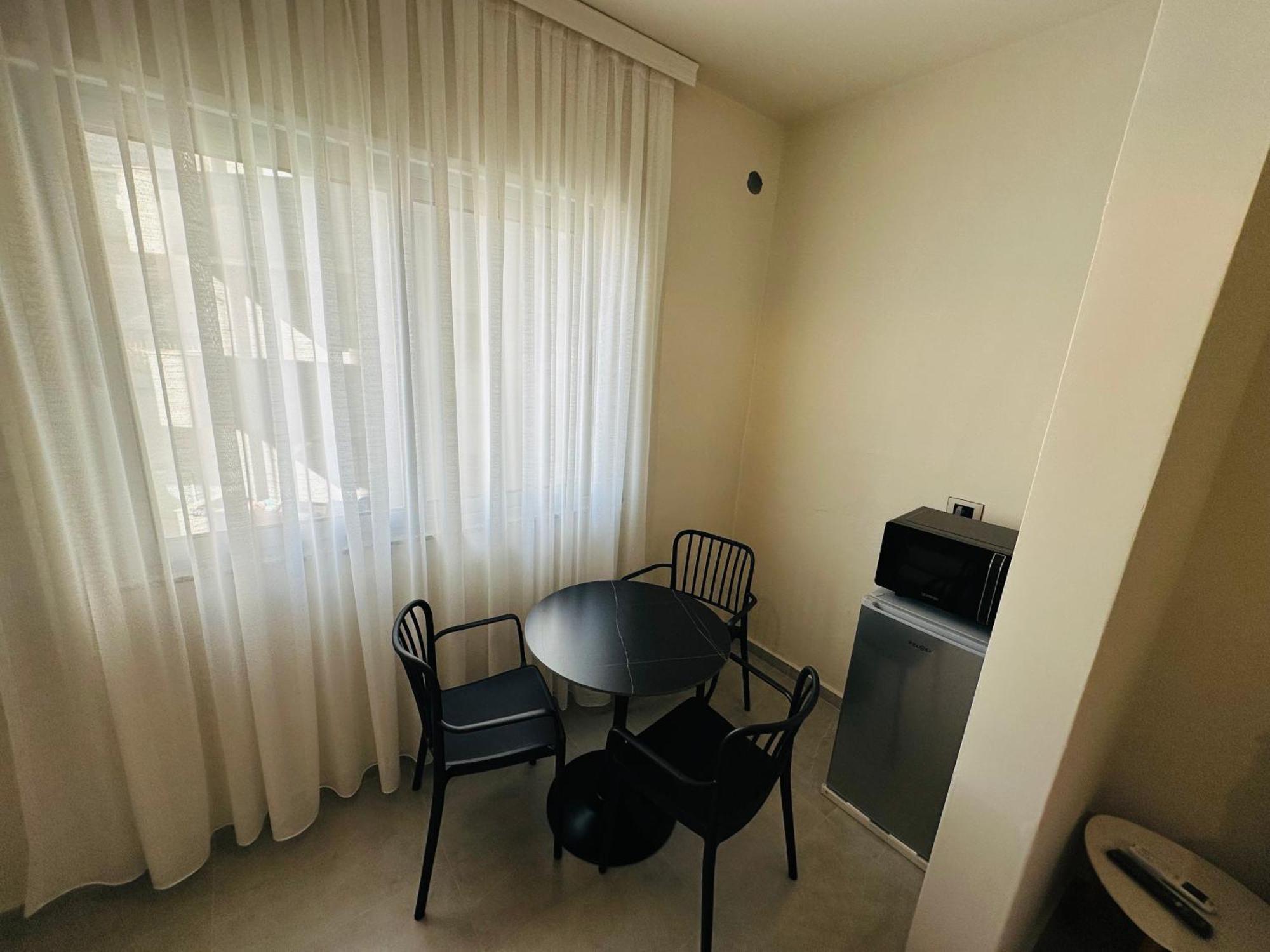 Stay-Five Rooms & Apartments Shkoder Bagian luar foto