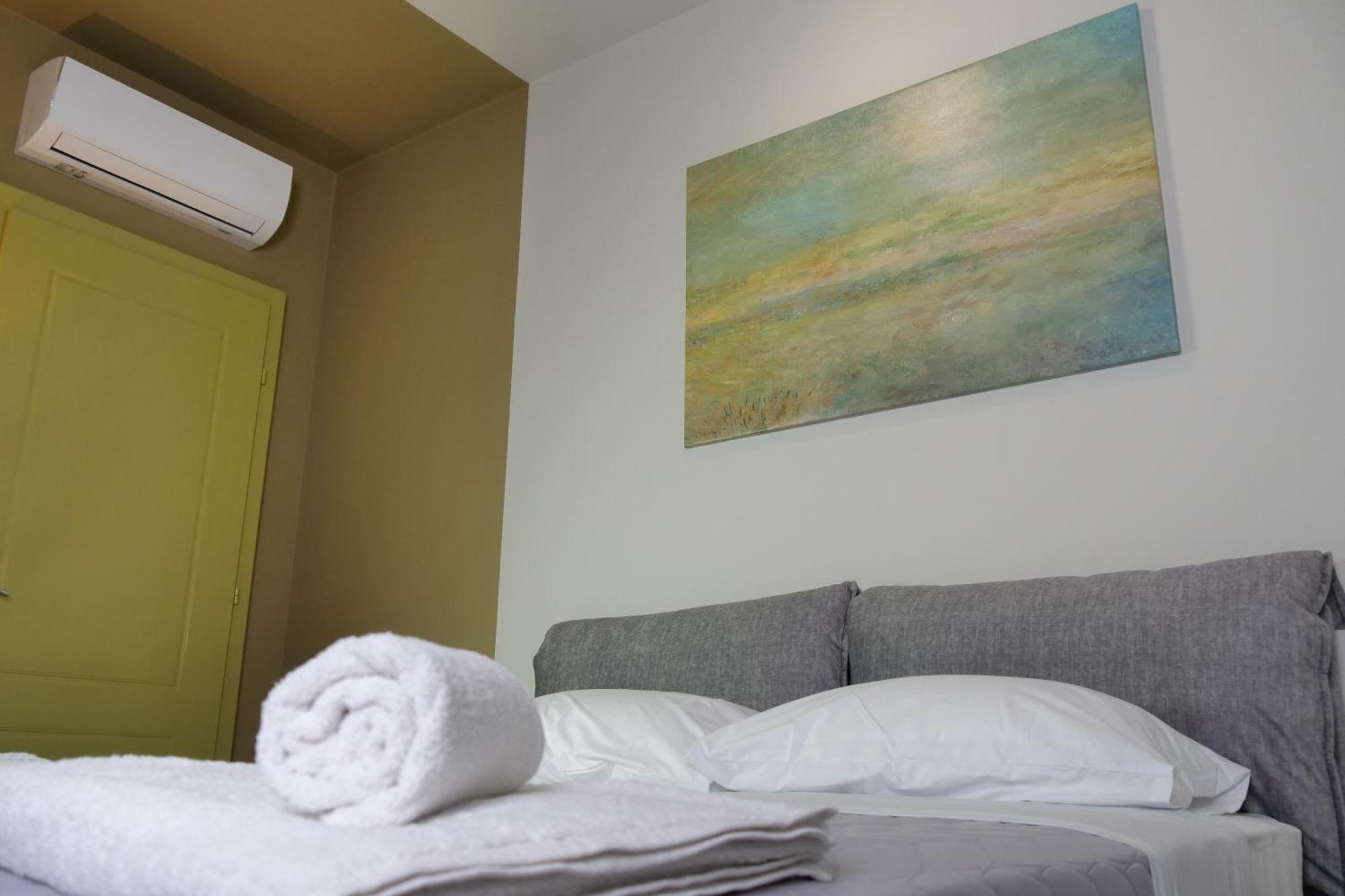Stay-Five Rooms & Apartments Shkoder Bagian luar foto