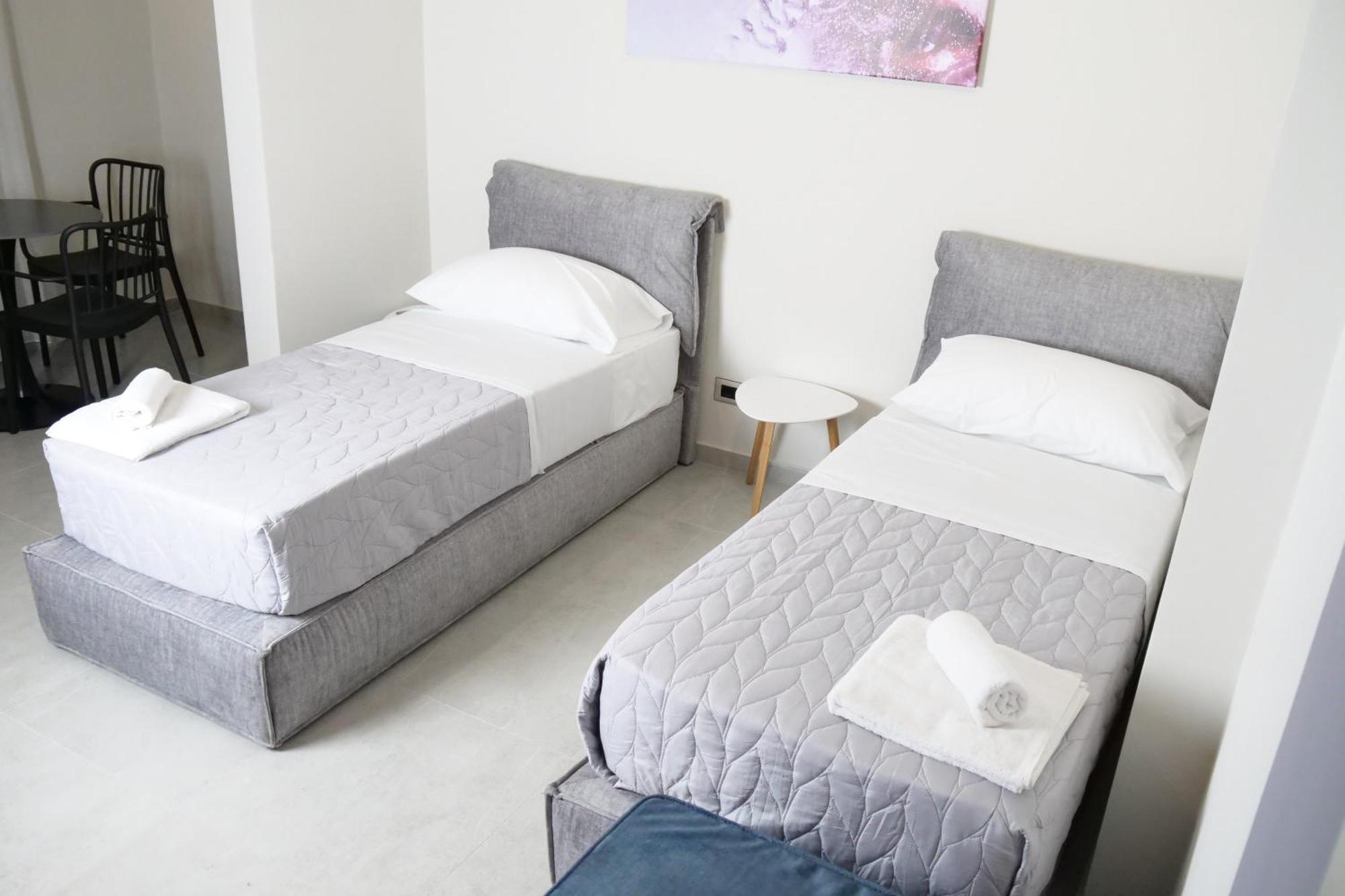 Stay-Five Rooms & Apartments Shkoder Bagian luar foto