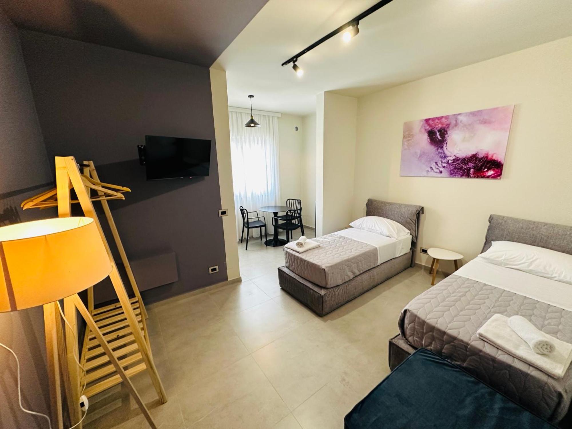 Stay-Five Rooms & Apartments Shkoder Bagian luar foto
