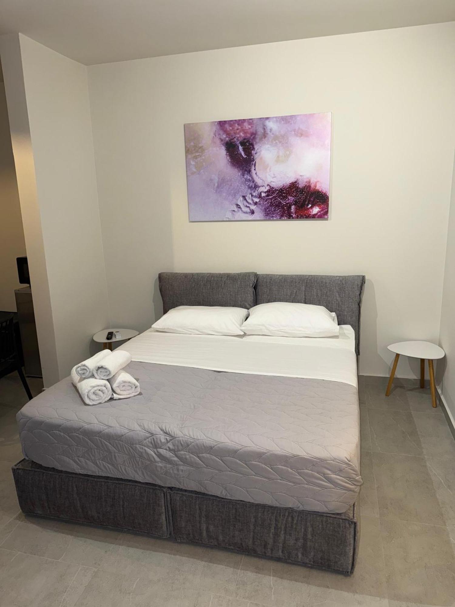 Stay-Five Rooms & Apartments Shkoder Bagian luar foto