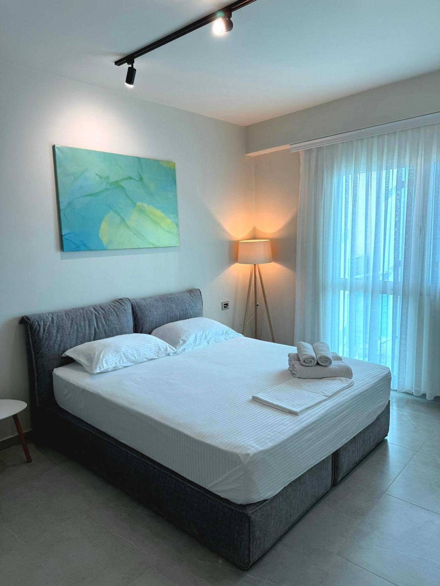 Stay-Five Rooms & Apartments Shkoder Bagian luar foto