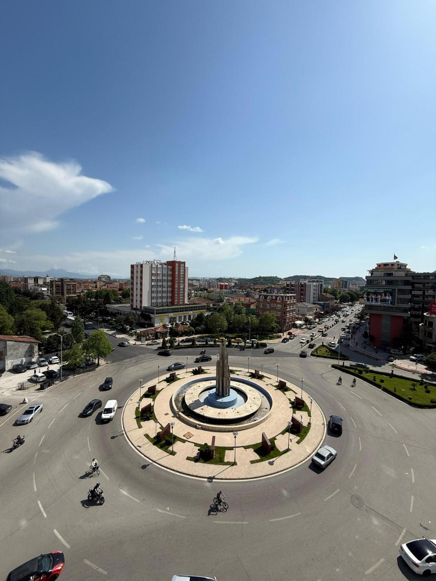 Stay-Five Rooms & Apartments Shkoder Bagian luar foto