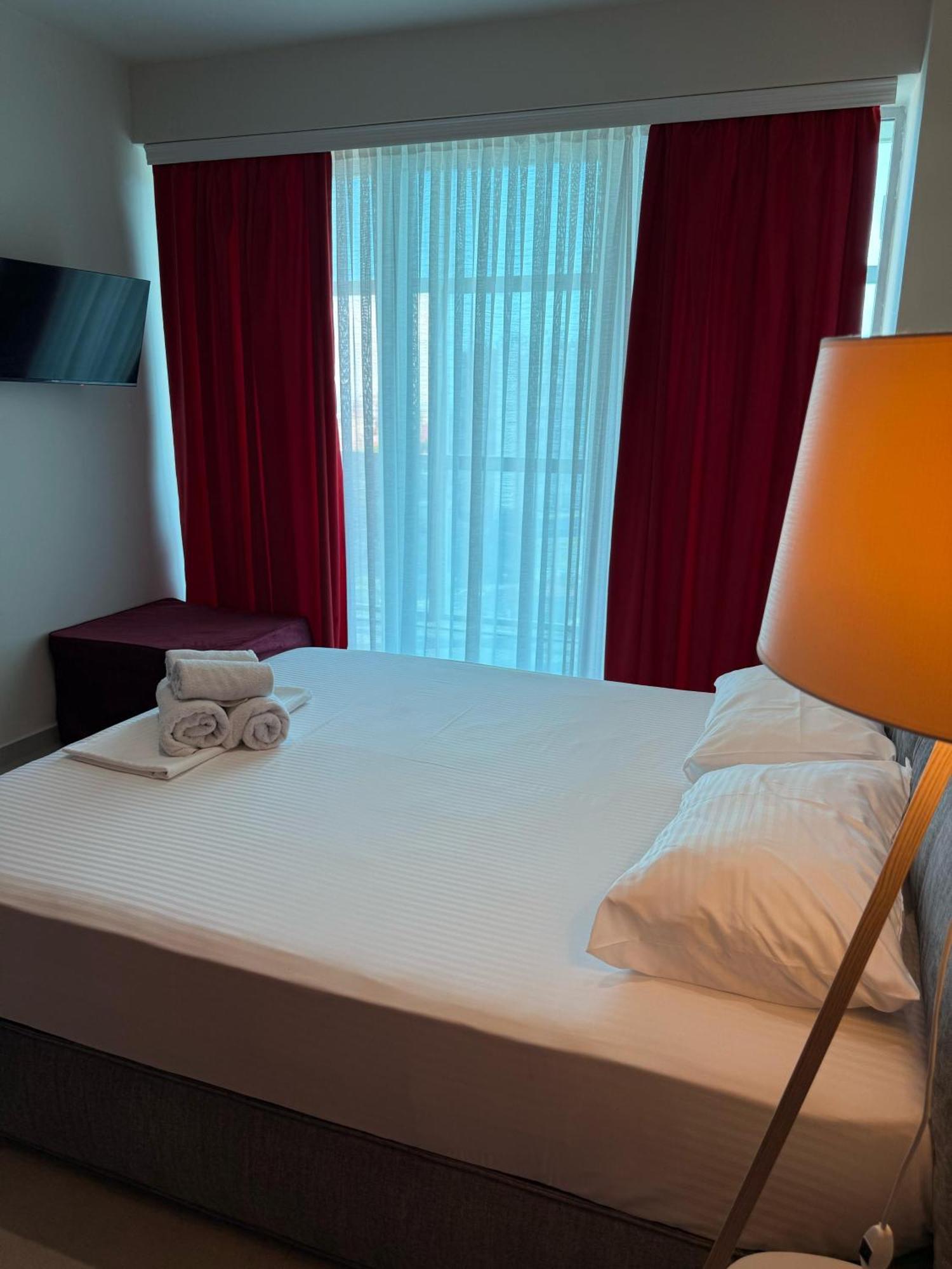 Stay-Five Rooms & Apartments Shkoder Bagian luar foto