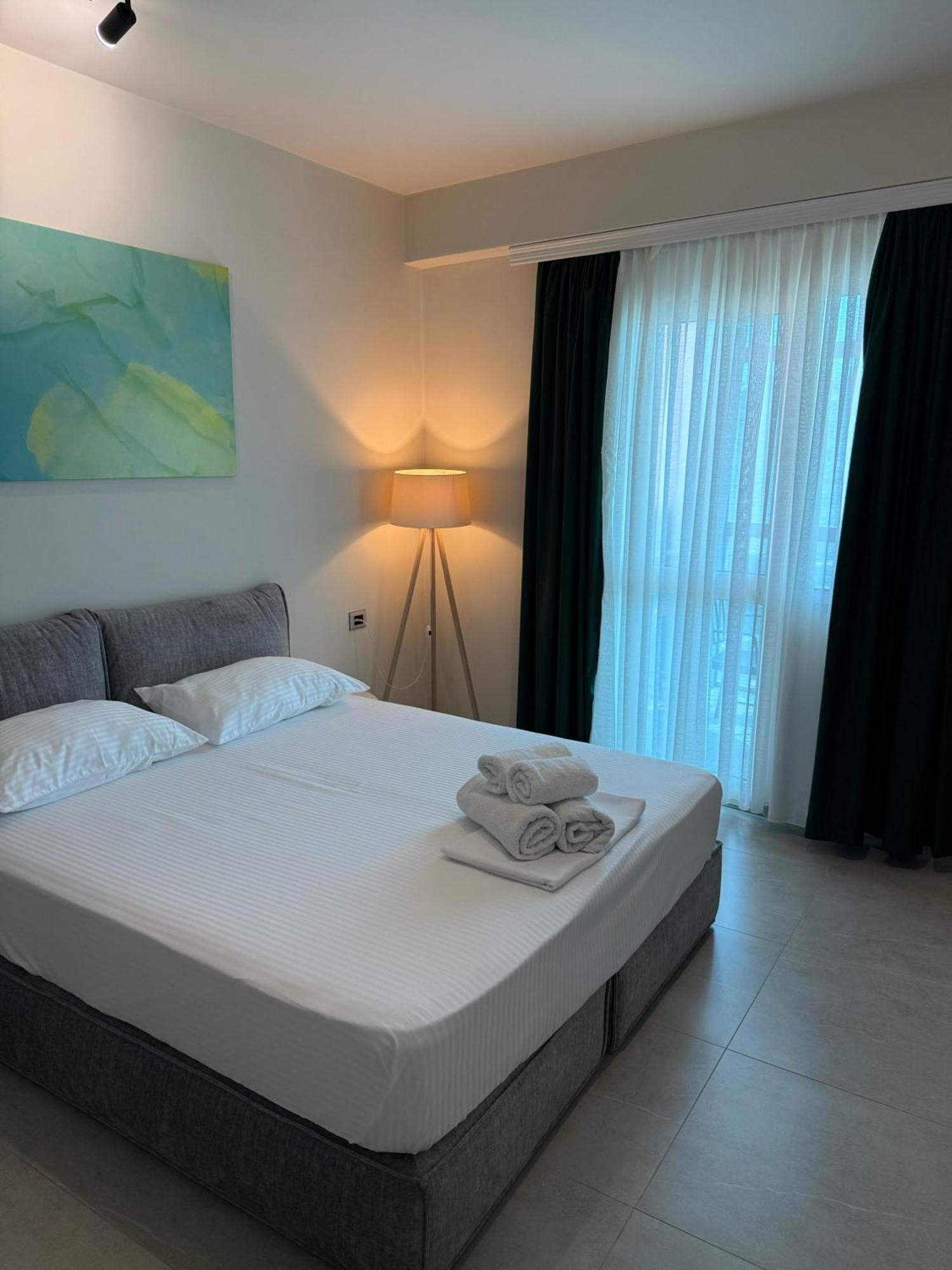 Stay-Five Rooms & Apartments Shkoder Bagian luar foto